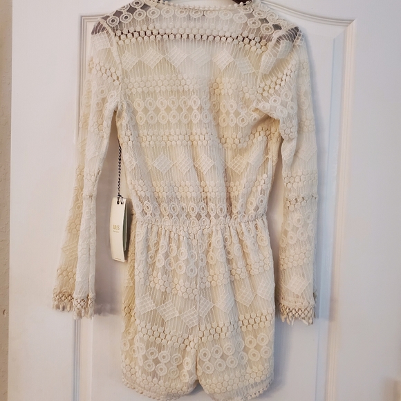 Iris Cream long sleeve lace shorts romper S NWT - Picture 3 of 5